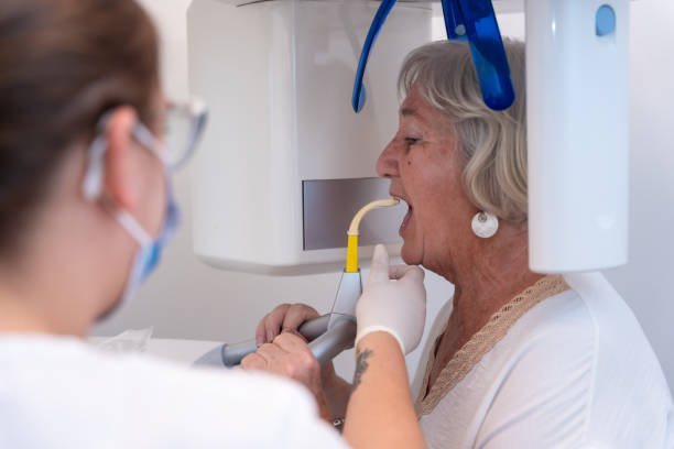 Best Emergency Tooth Extraction in Sneads, FL